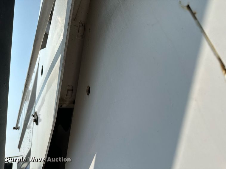 image for item MQ9324 2002 Johnston 3000  street sweeper