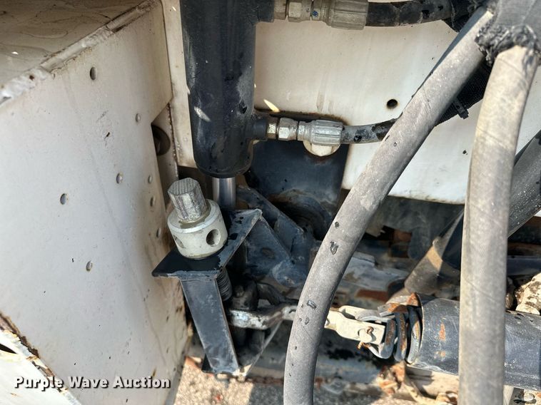 image for item MQ9324 2002 Johnston 3000  street sweeper