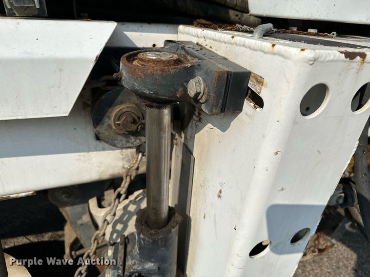 image for item MQ9324 2002 Johnston 3000  street sweeper