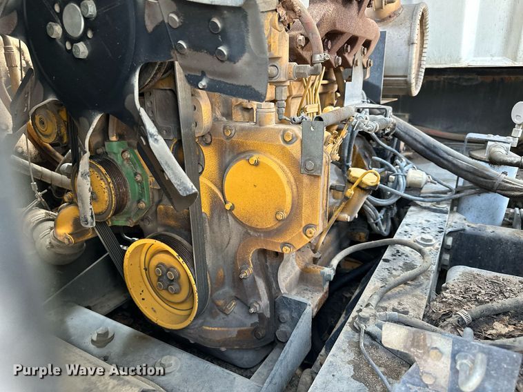 image for item MQ9324 2002 Johnston 3000  street sweeper