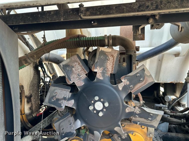 image for item MQ9324 2002 Johnston 3000  street sweeper