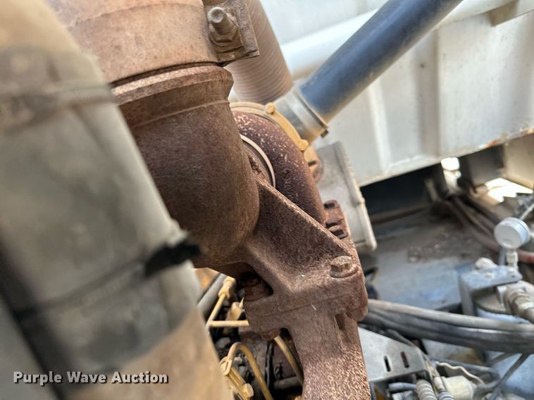 image for item MQ9324 2002 Johnston 3000  street sweeper