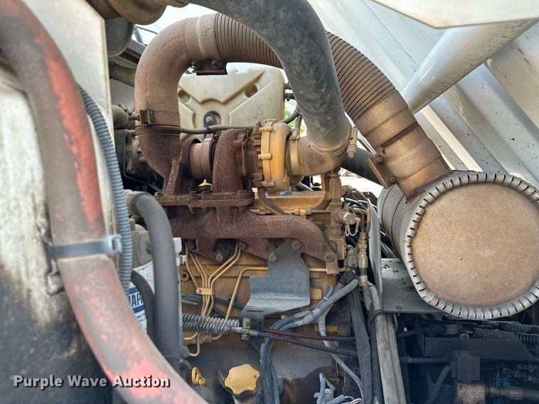 image for item MQ9324 2002 Johnston 3000  street sweeper