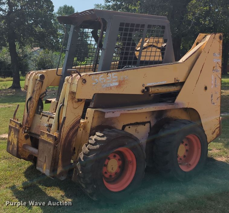 image for item MY9930 Gehl 5635  skid steer loader