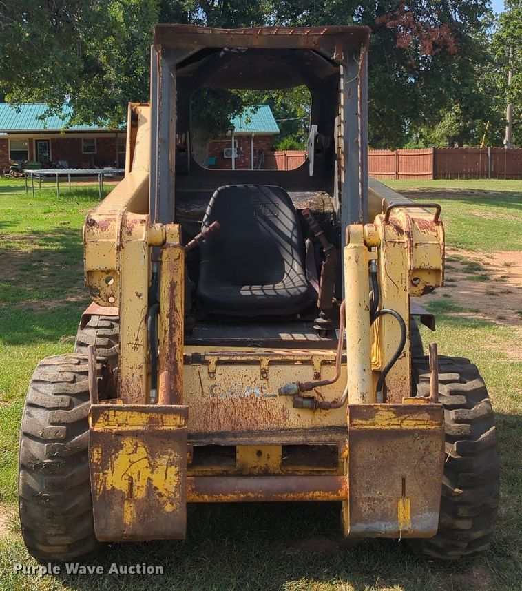 image for item MY9930 Gehl 5635  skid steer loader