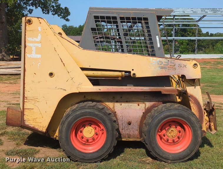 image for item MY9930 Gehl 5635  skid steer loader