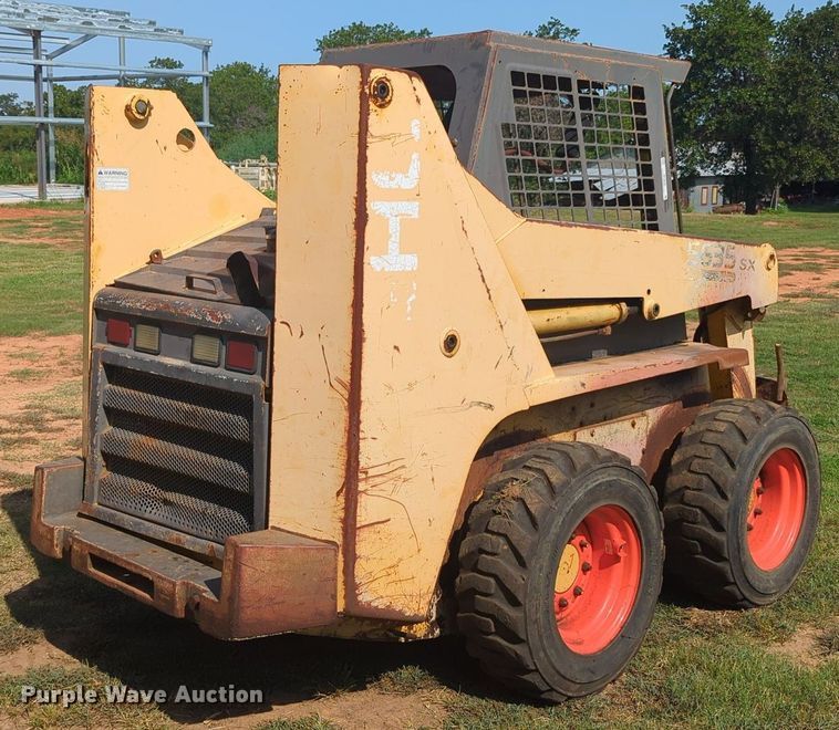 image for item MY9930 Gehl 5635  skid steer loader