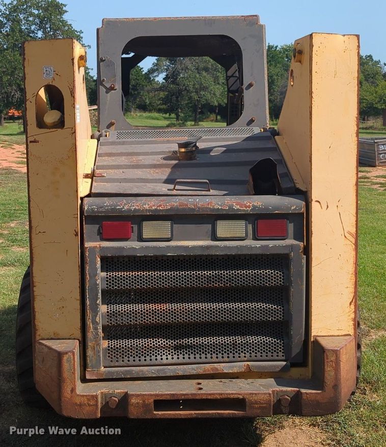 image for item MY9930 Gehl 5635  skid steer loader