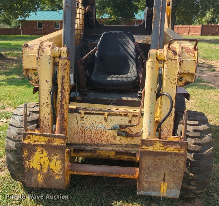 image for item MY9930 Gehl 5635  skid steer loader