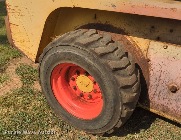 image for item MY9930 Gehl 5635  skid steer loader
