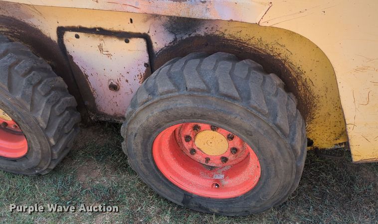 image for item MY9930 Gehl 5635  skid steer loader