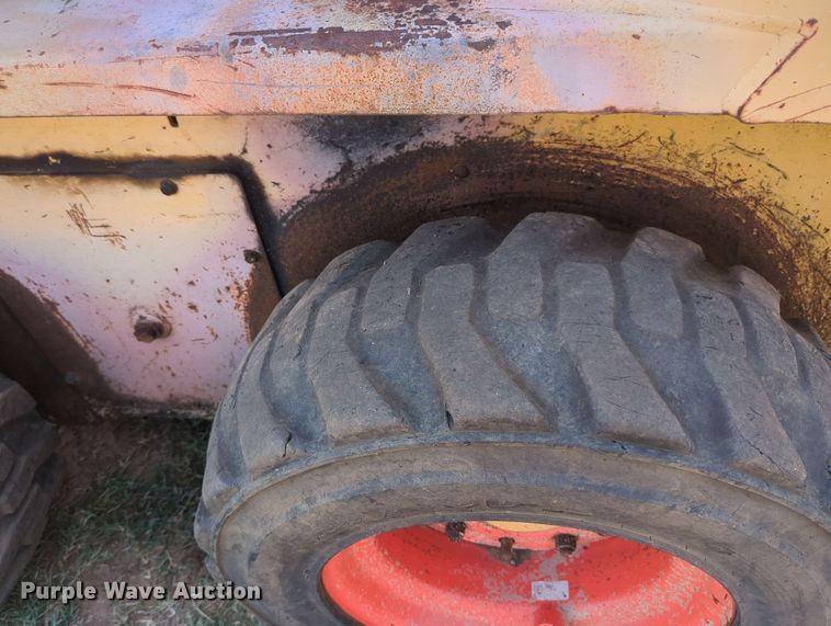 image for item MY9930 Gehl 5635  skid steer loader