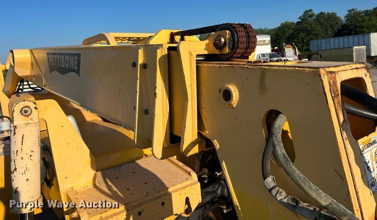 image for item NA9103 2004 Pettibone 8044  telehandler