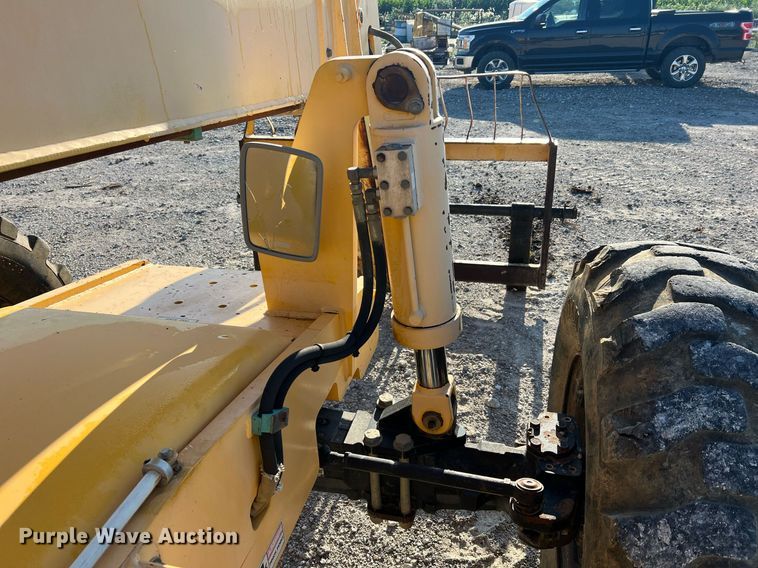 image for item NA9103 2004 Pettibone 8044  telehandler