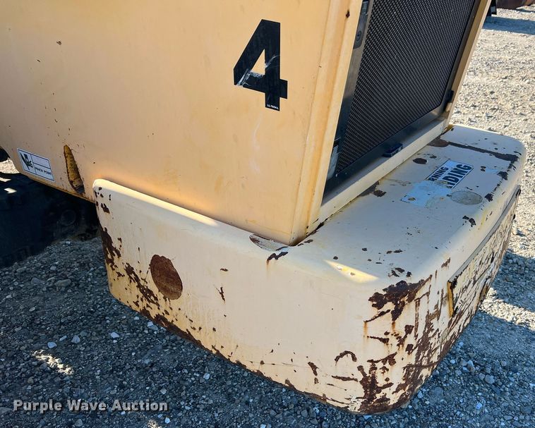 image for item NA9103 2004 Pettibone 8044  telehandler