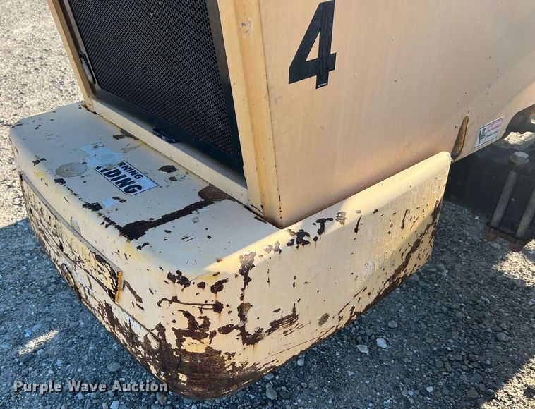 image for item NA9103 2004 Pettibone 8044  telehandler