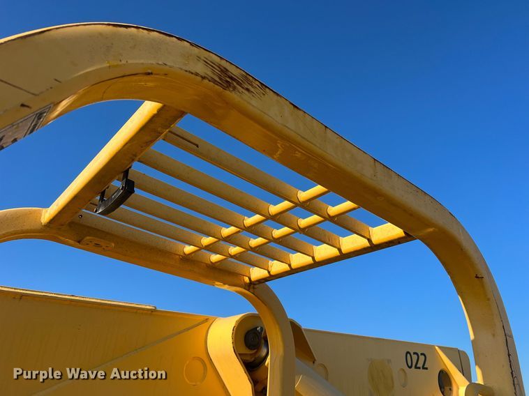 image for item NA9103 2004 Pettibone 8044  telehandler