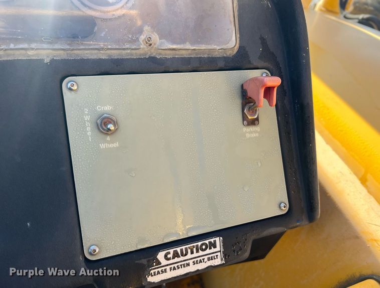 image for item NA9103 2004 Pettibone 8044  telehandler