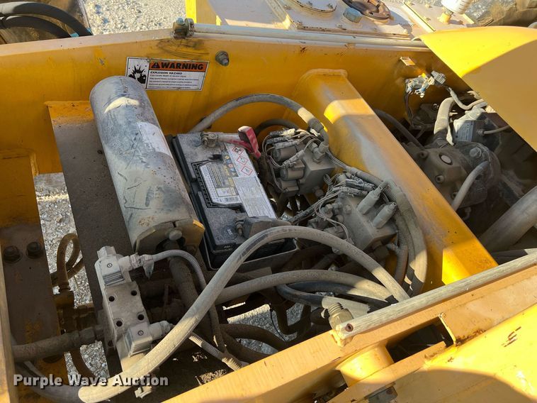 image for item NA9103 2004 Pettibone 8044  telehandler