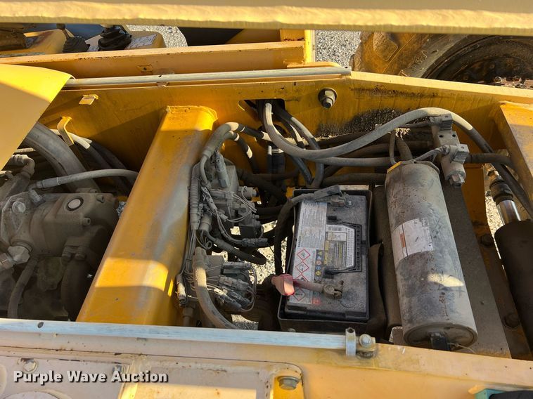 image for item NA9103 2004 Pettibone 8044  telehandler