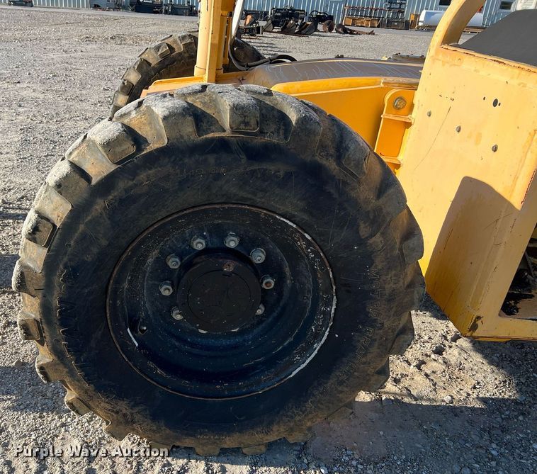 image for item NA9103 2004 Pettibone 8044  telehandler