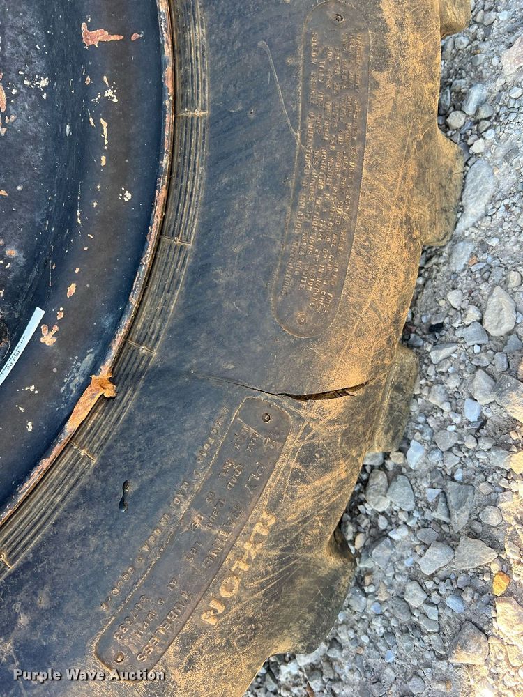 image for item NA9103 2004 Pettibone 8044  telehandler