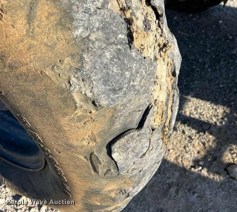 image for item NA9103 2004 Pettibone 8044  telehandler