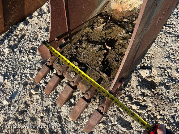 image for item NA9105 (4) excavator buckets