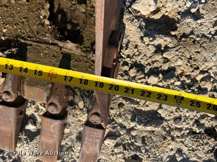 image for item NA9105 (4) excavator buckets