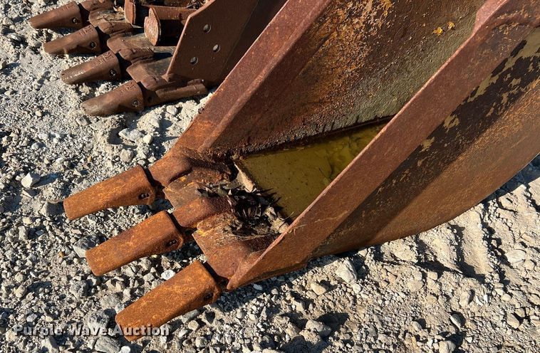 image for item NA9105 (4) excavator buckets