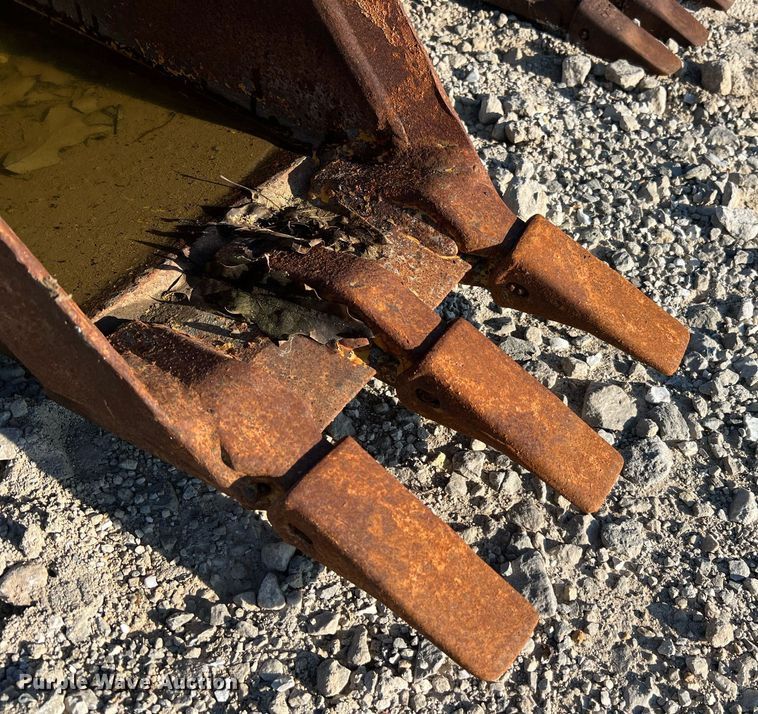 image for item NA9105 (4) excavator buckets