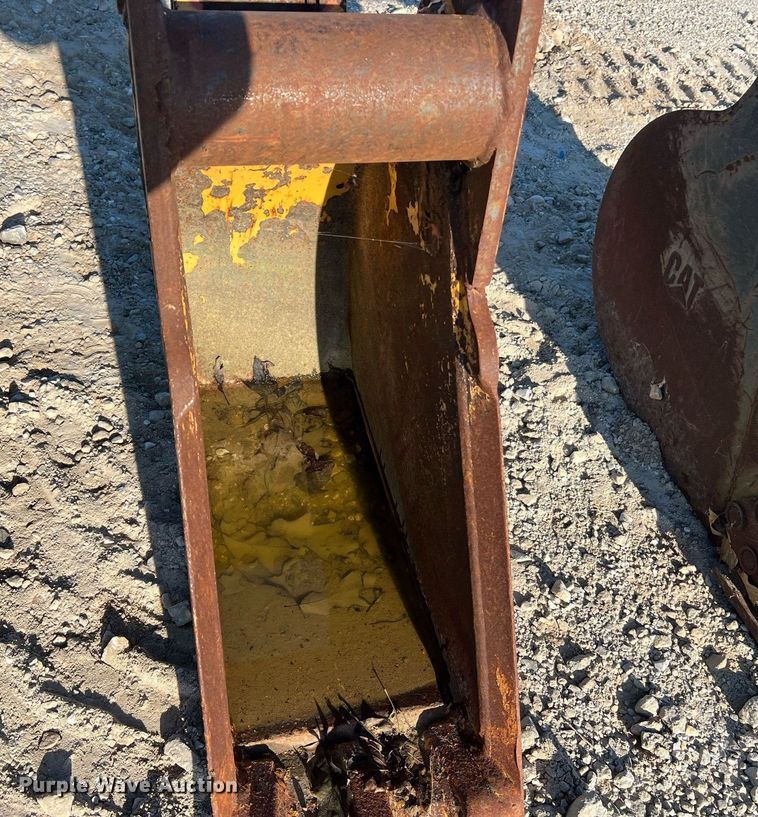 image for item NA9105 (4) excavator buckets