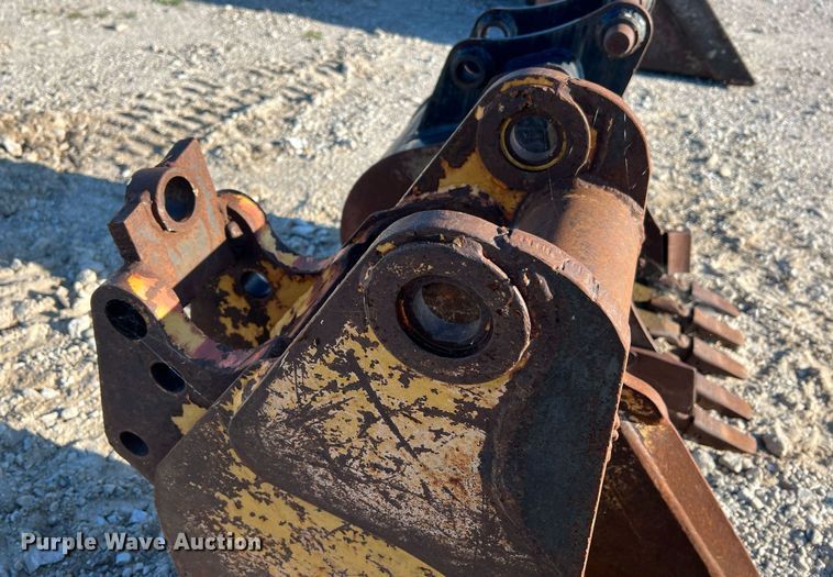 image for item NA9105 (4) excavator buckets