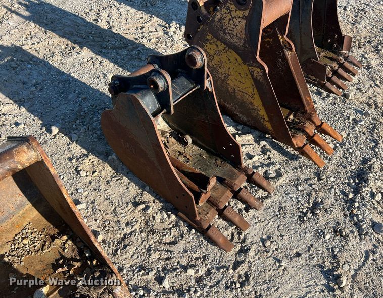 image for item NA9105 (4) excavator buckets