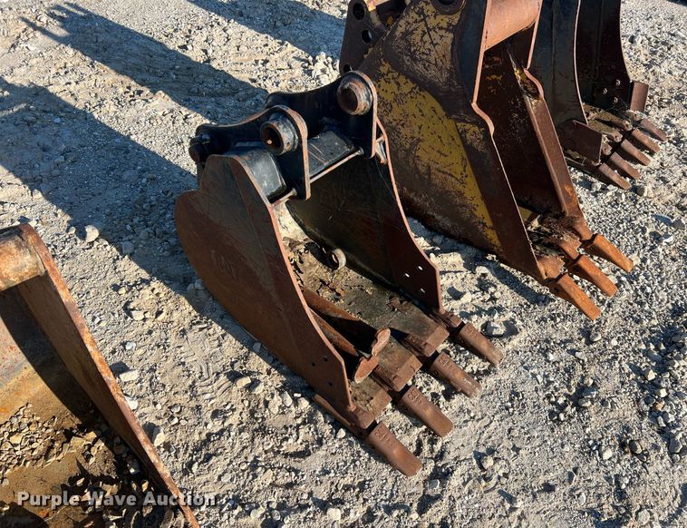 image for item NA9105 (4) excavator buckets