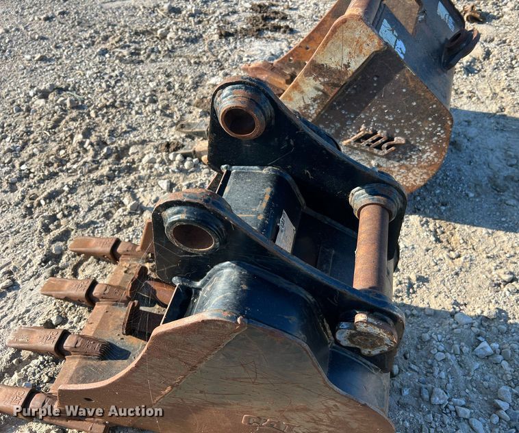 image for item NA9105 (4) excavator buckets