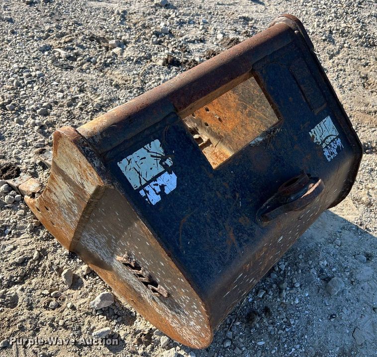 image for item NA9105 (4) excavator buckets