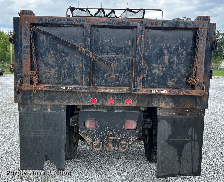 image for item NL9444 1997 International 4700  dump truck