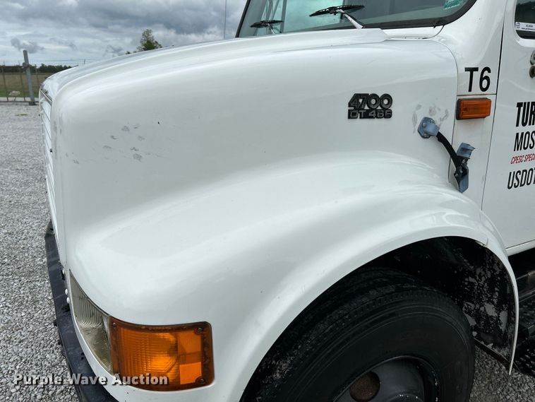 image for item NL9444 1997 International 4700  dump truck