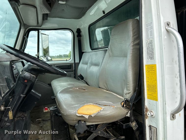 image for item NL9444 1997 International 4700  dump truck