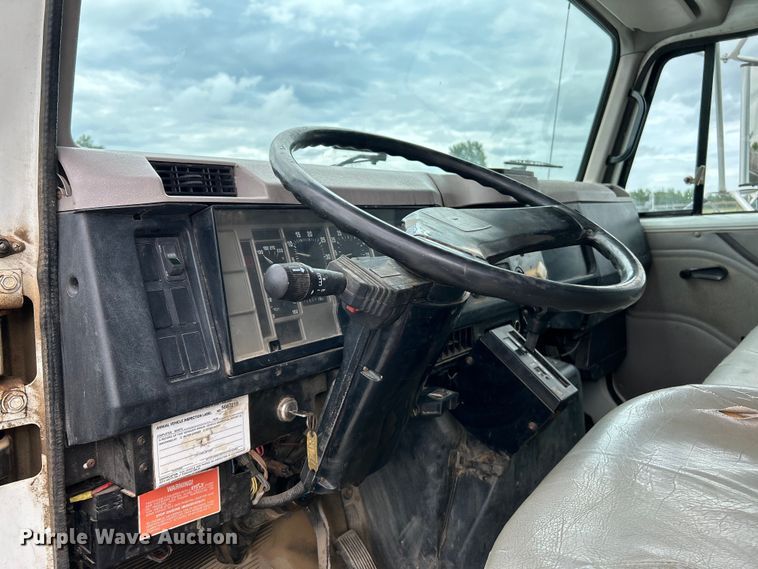 image for item NL9444 1997 International 4700  dump truck