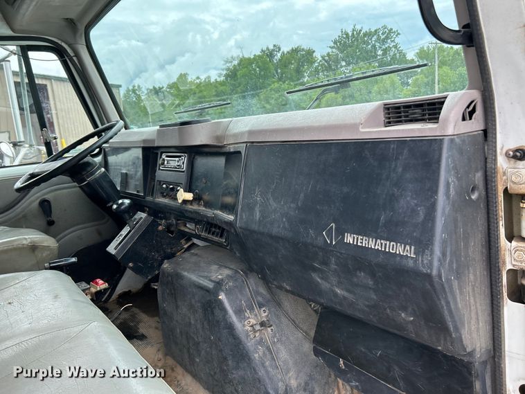 image for item NL9444 1997 International 4700  dump truck