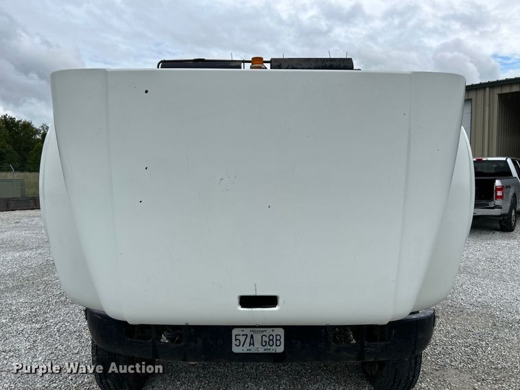 image for item NL9444 1997 International 4700  dump truck