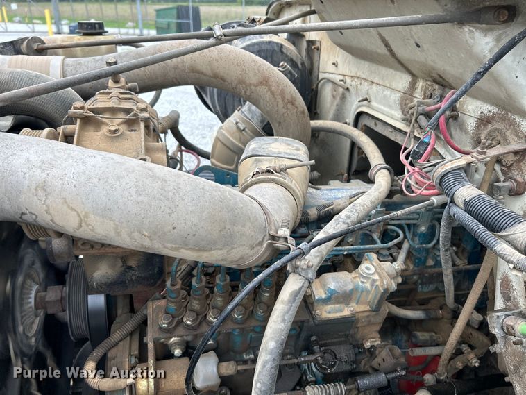 image for item NL9444 1997 International 4700  dump truck