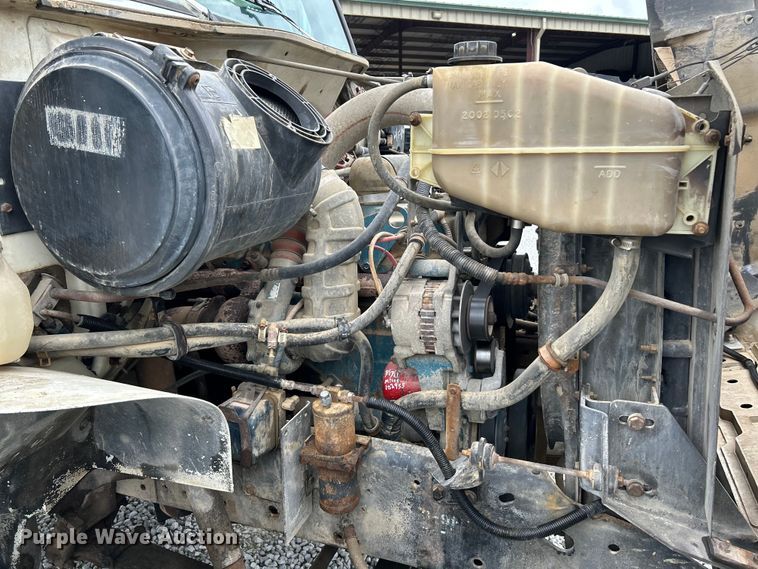 image for item NL9444 1997 International 4700  dump truck