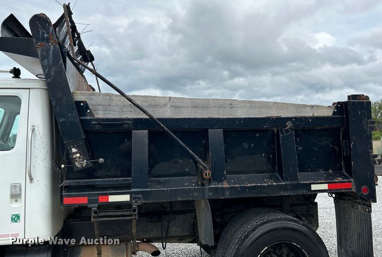 image for item NL9444 1997 International 4700  dump truck