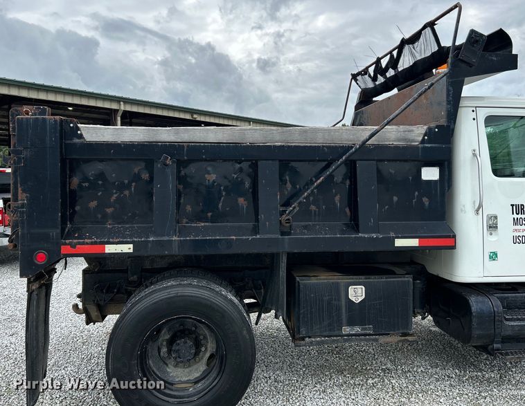 image for item NL9444 1997 International 4700  dump truck