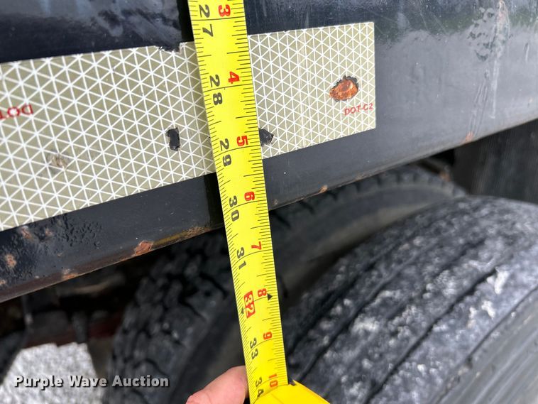 image for item NL9444 1997 International 4700  dump truck