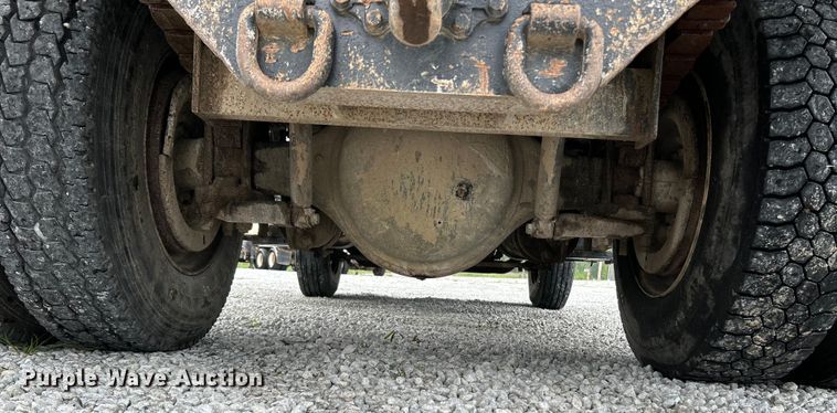 image for item NL9444 1997 International 4700  dump truck