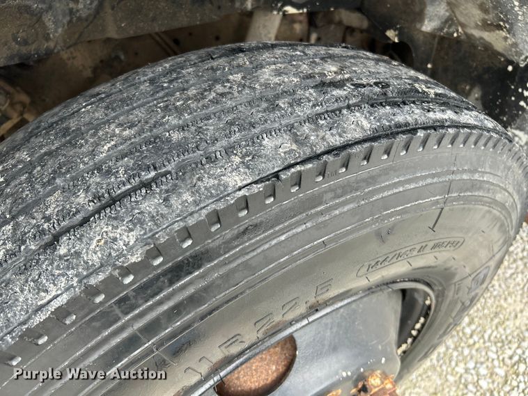 image for item NL9444 1997 International 4700  dump truck